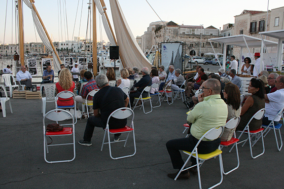 È arrivato un veliero carico di ...